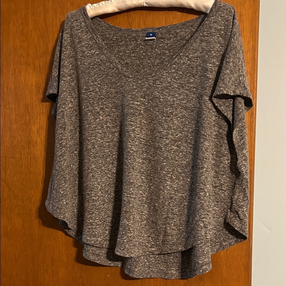 Gray V-Neck Women's Top slouch style
Comfy and flattering